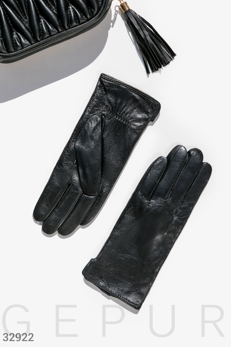 

Шкіряні чорні рукавички