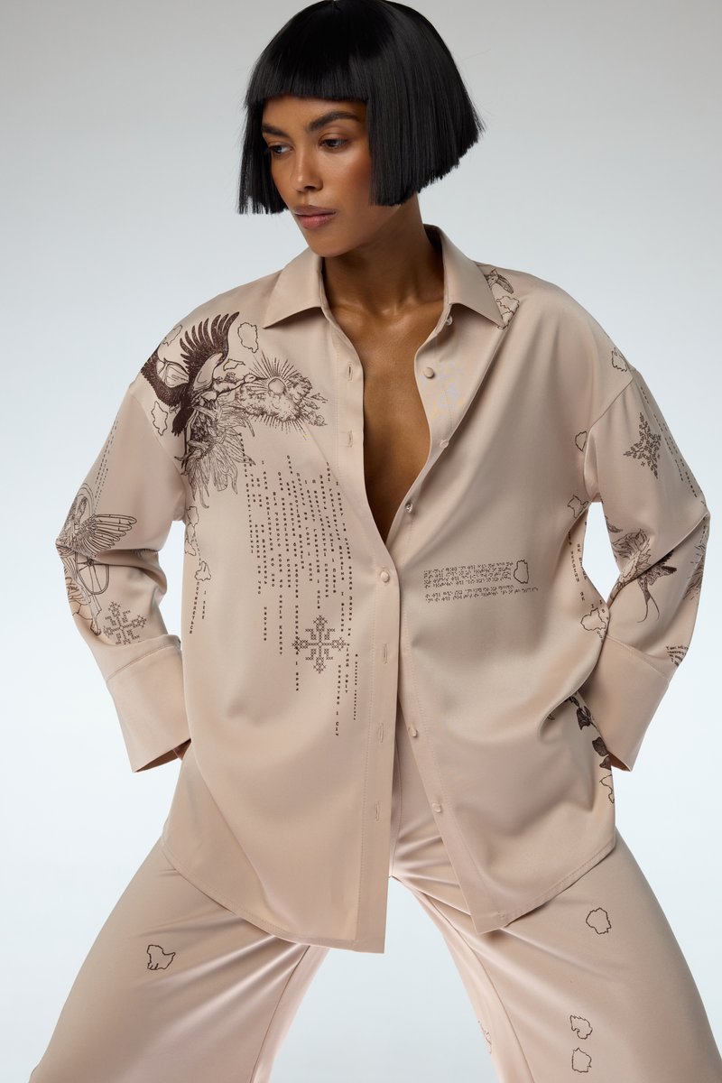 Бежева сатинова блуза з принтом Душа
Бежева сатинова блуза з принтом Душа