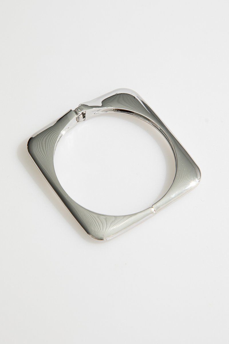 Сріблястий браслет геометрія
Сріблястий браслет геометрія