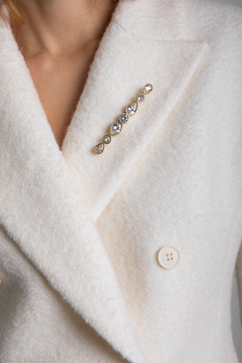 Золотиста брошка зі стразами
Золотиста брошка зі стразами