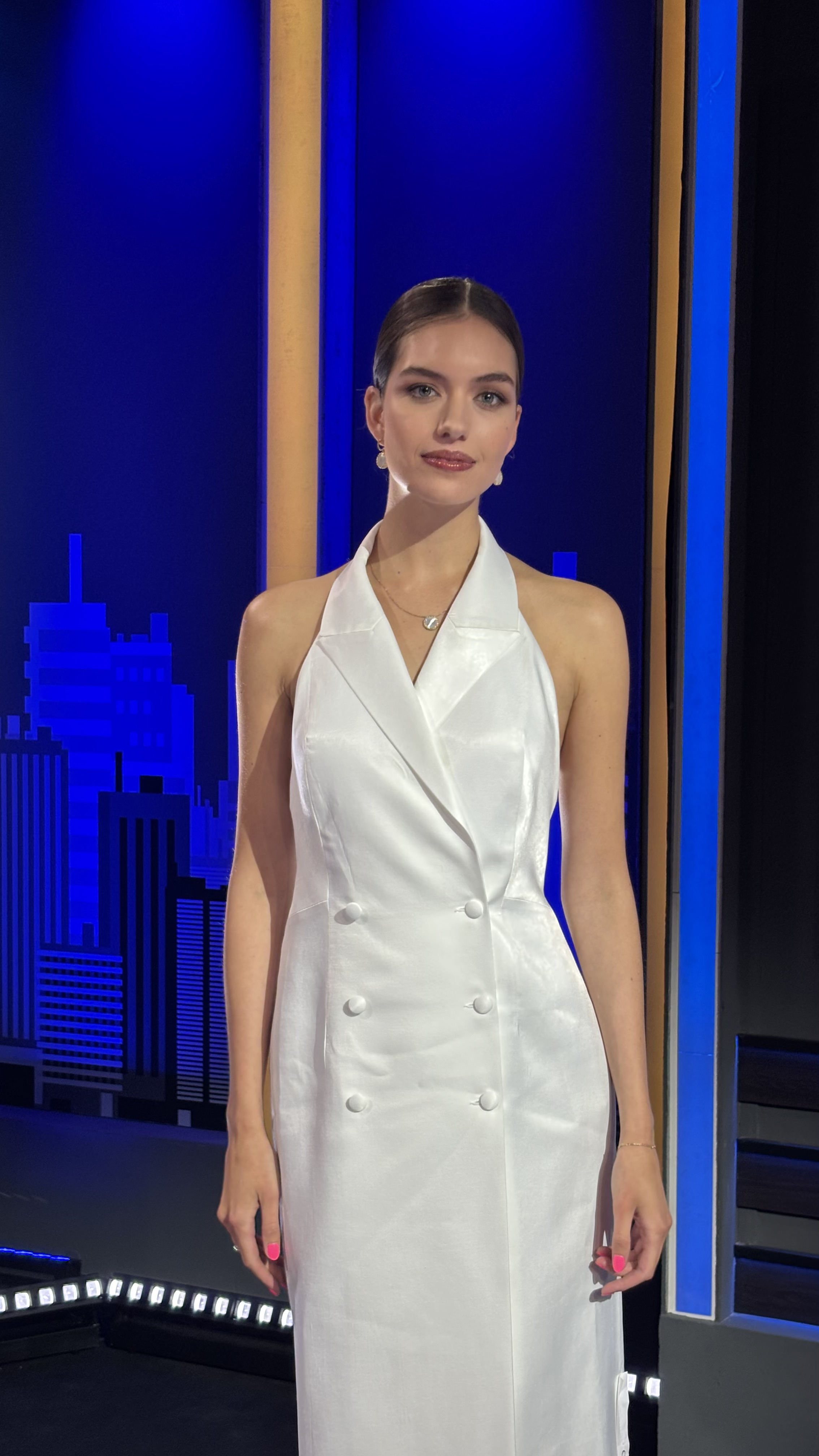 Олександра Кучеренко в максі сукні Gepur