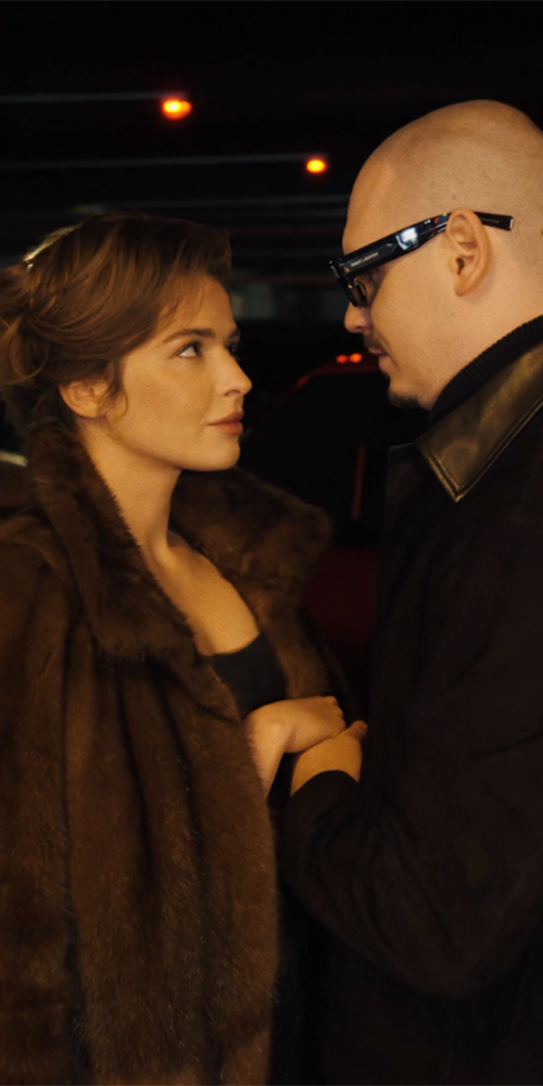 Іра Пономаренко у кліпі на пісню «Випливем»