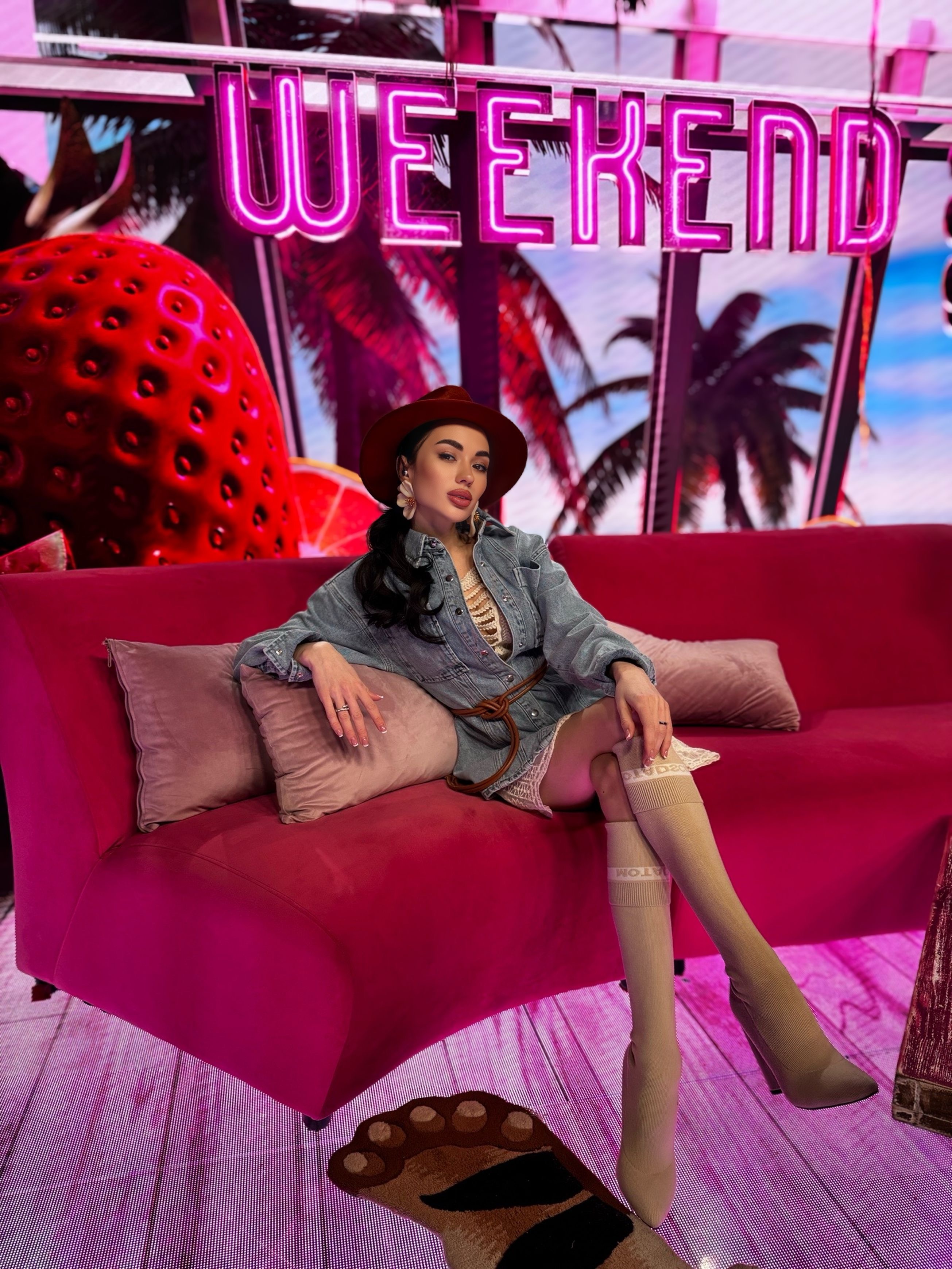 Таня Лі у куртці сорочці Gepur