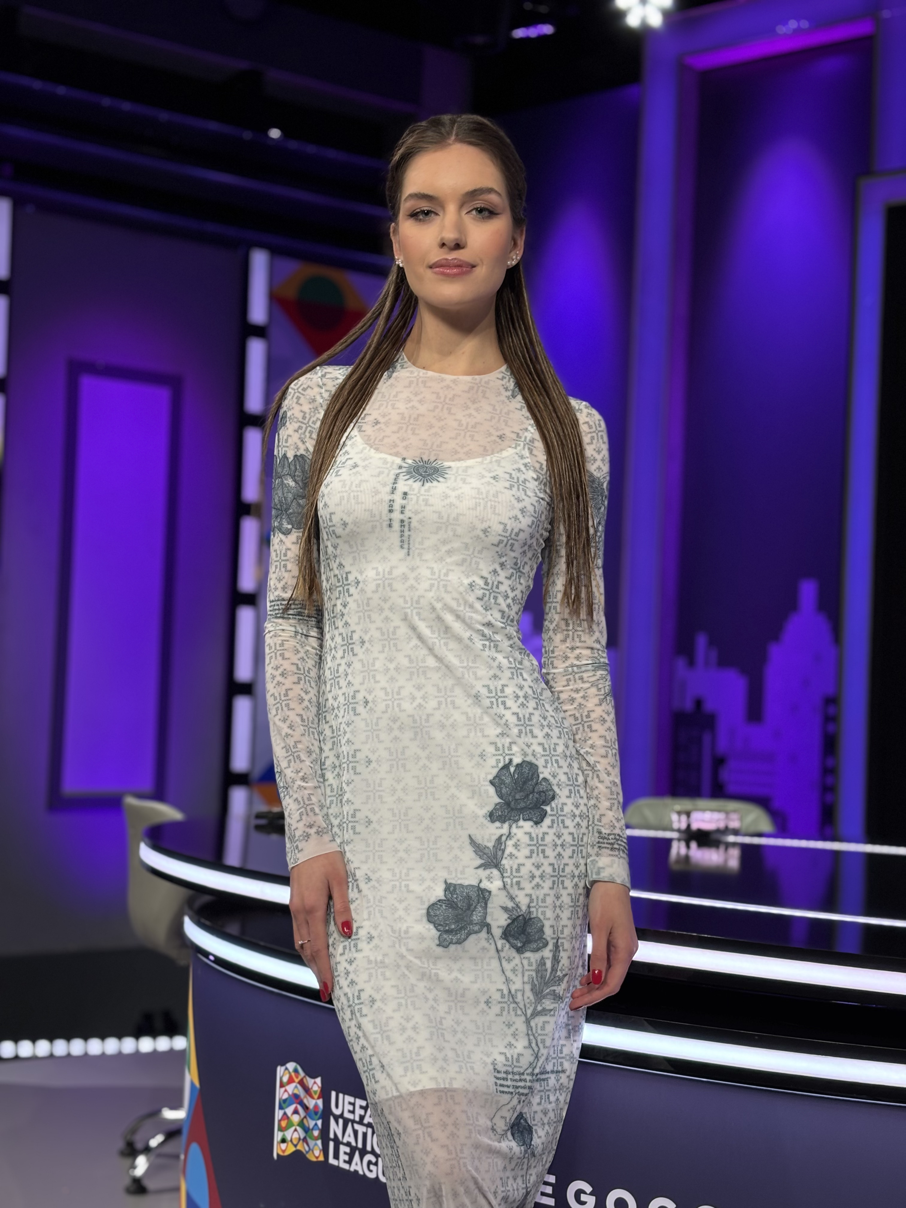 Олександра Кучеренко у молочній сукні Gepur з колекції Душа