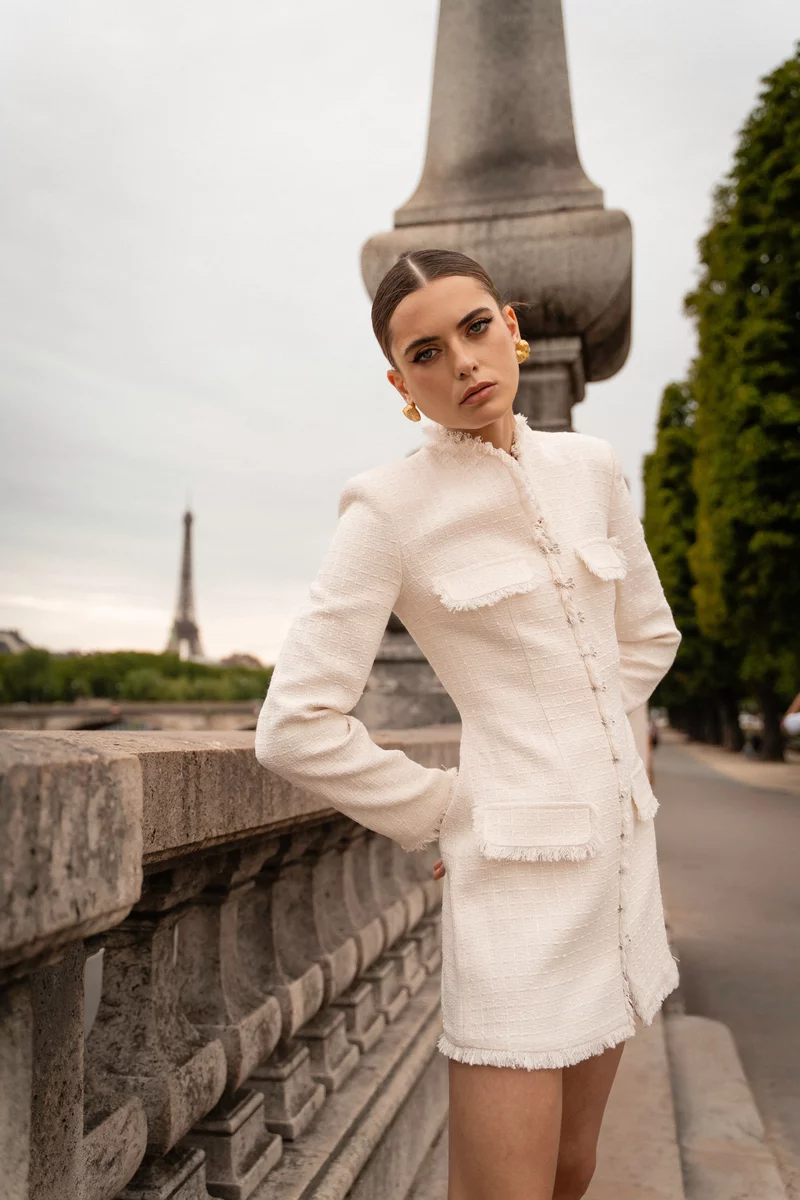 Молочна твідова сукня міні