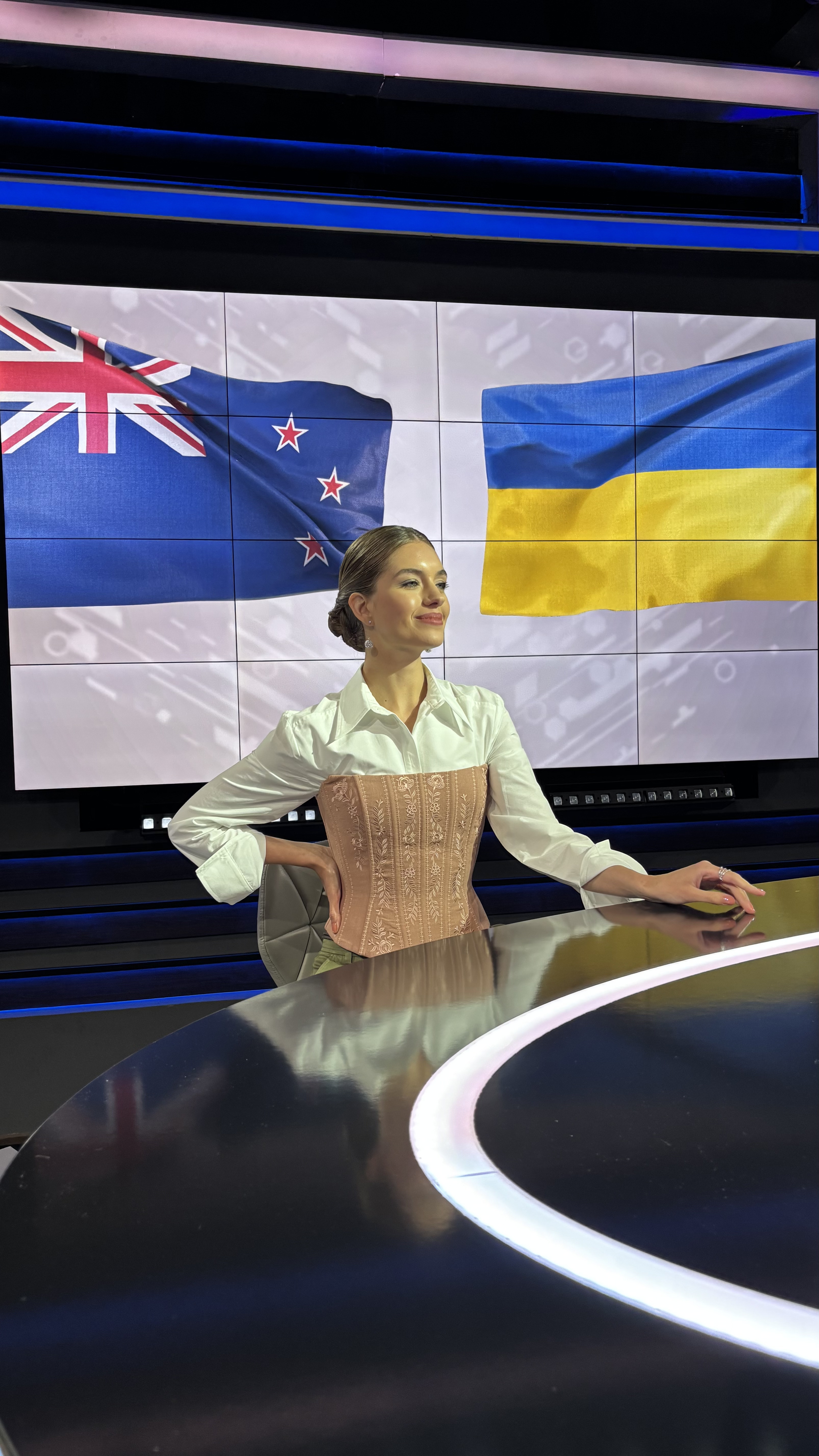 Олександра Кучеренко у коорсеті “Мальованка” з колекції GEPUR X Svarga