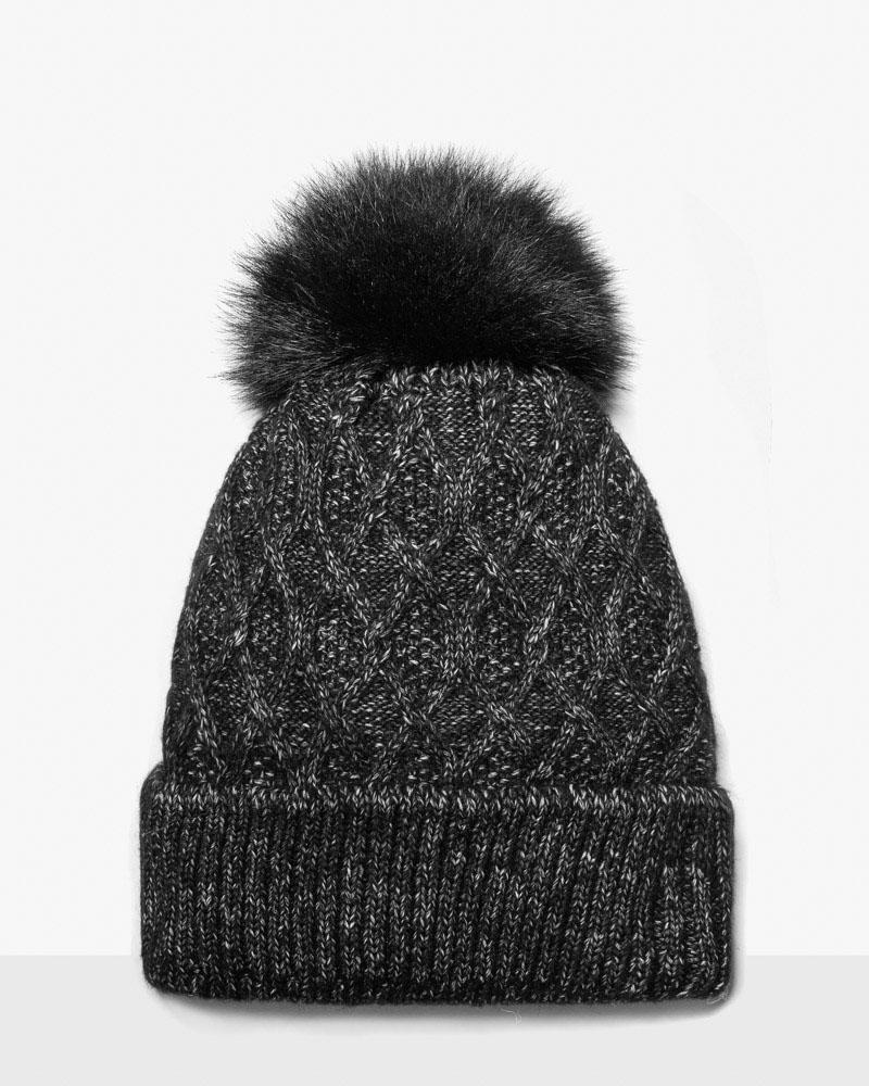 

Однотонная зимняя шапка