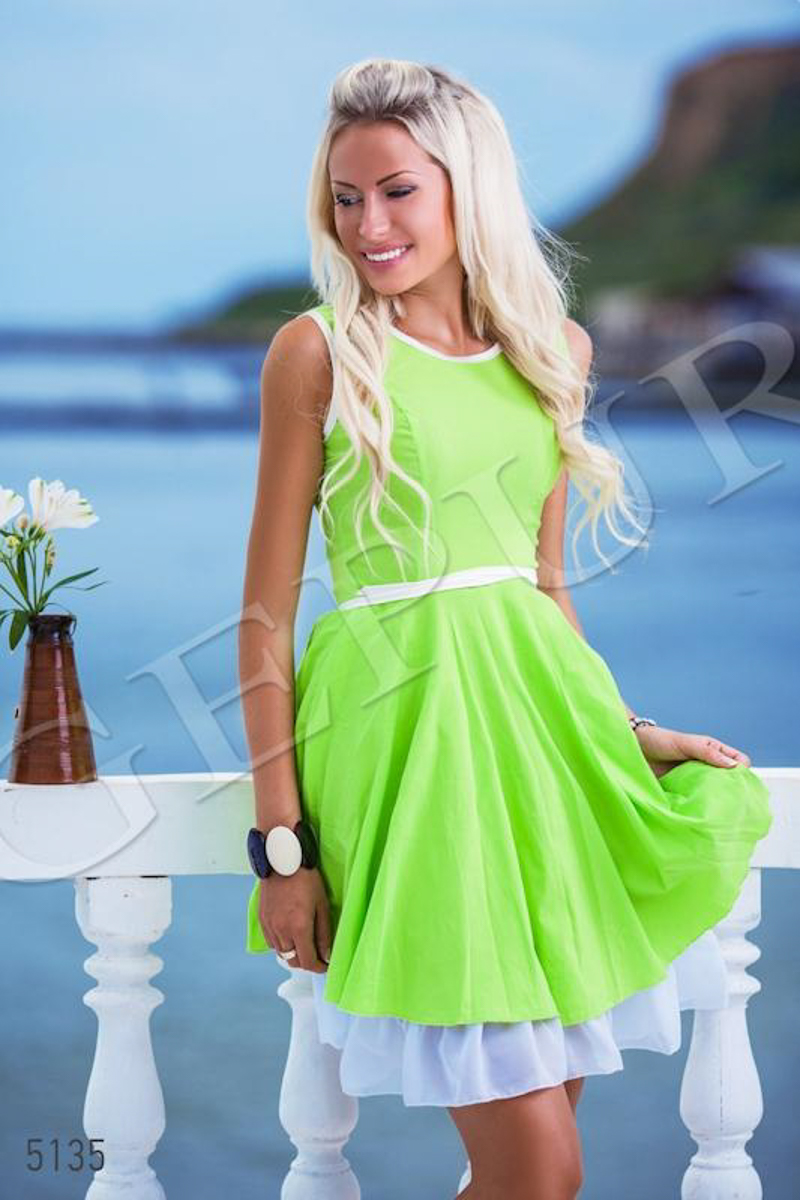 Салатовое платье "Бантик" с подъюбником фотография 1