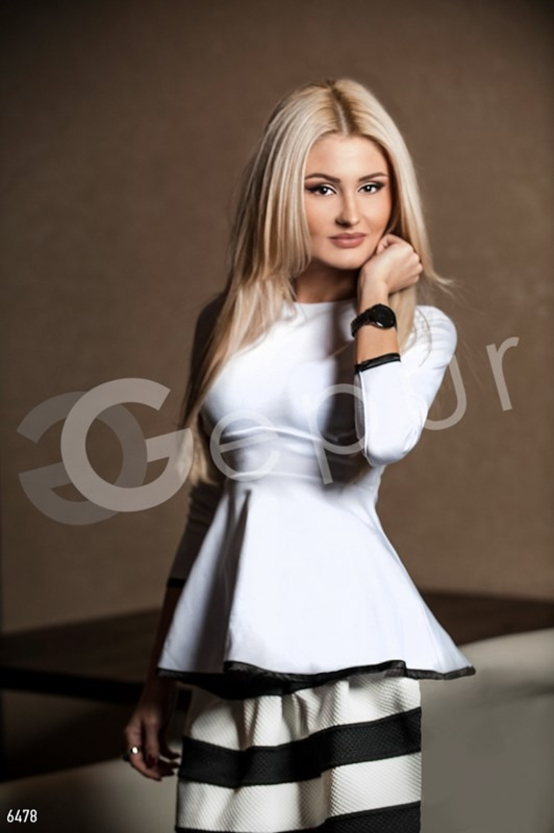 Кофточка баска трикотажная  с окантовкой фотография 1