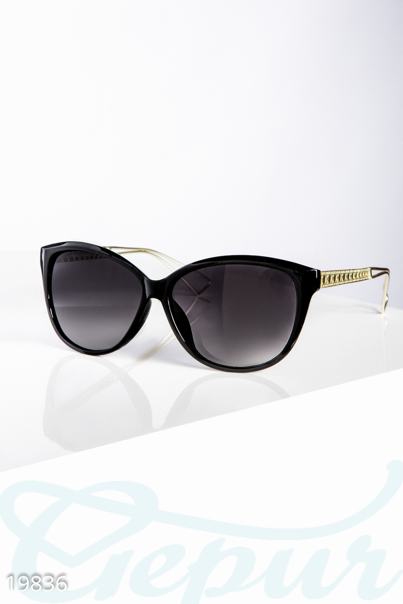 Классические солнцезащитные очки, Цвет - черный, золотистый. Фото 1
