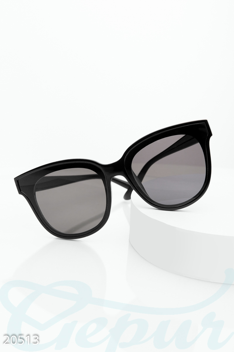 Классические солнцезащитные очки photo 1