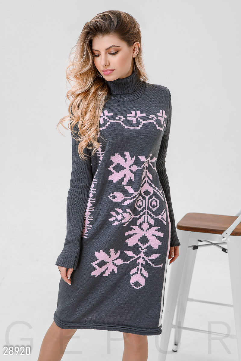 Вязаное платье-свитер фотографія 1
