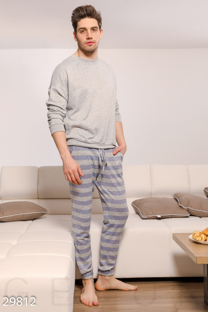 Мужская пижама в полоску фотография 1