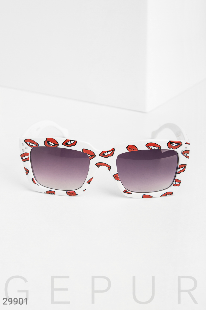 Sunglasses in a square frame White 29901