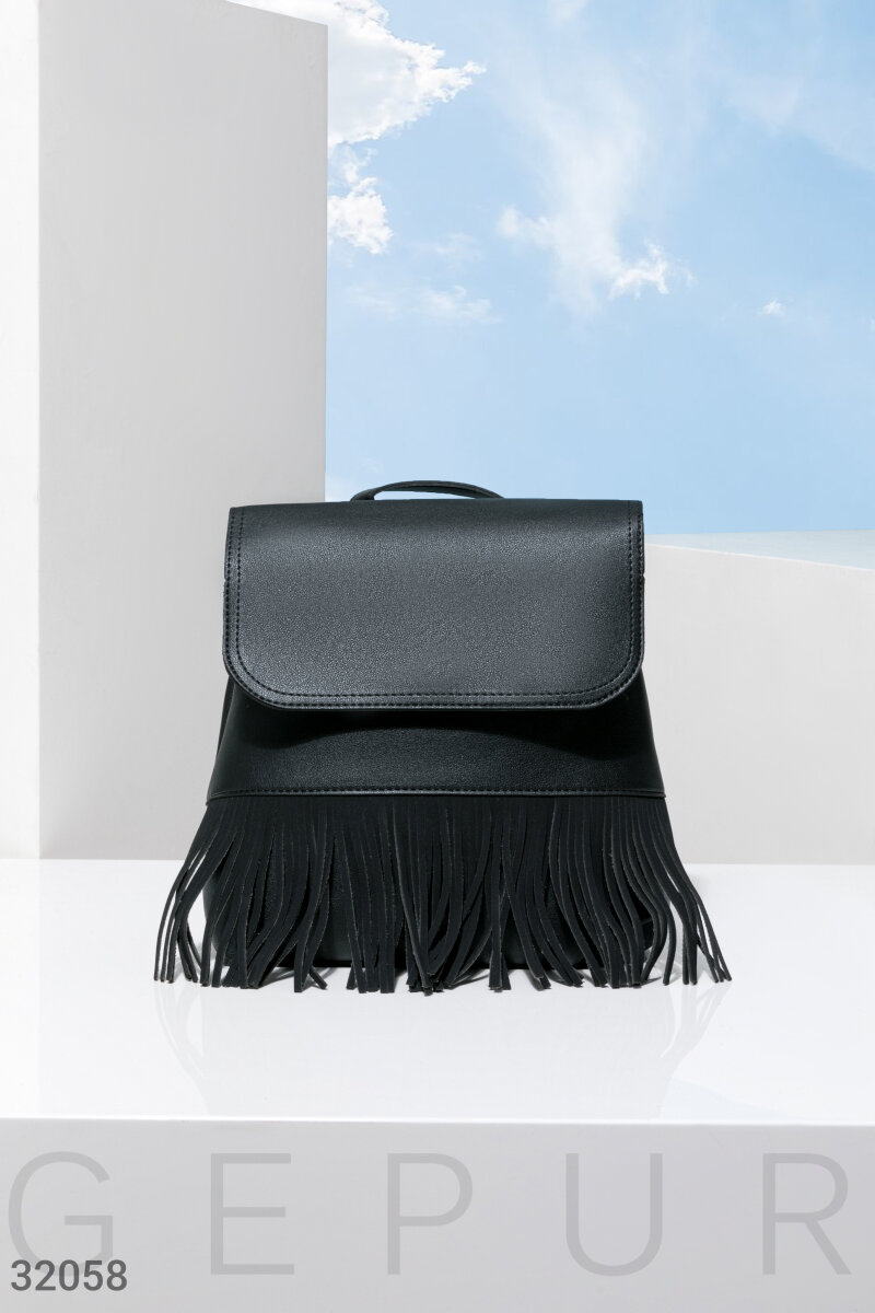 Рюкзак чорного кольору з бахромою Чорний 32058