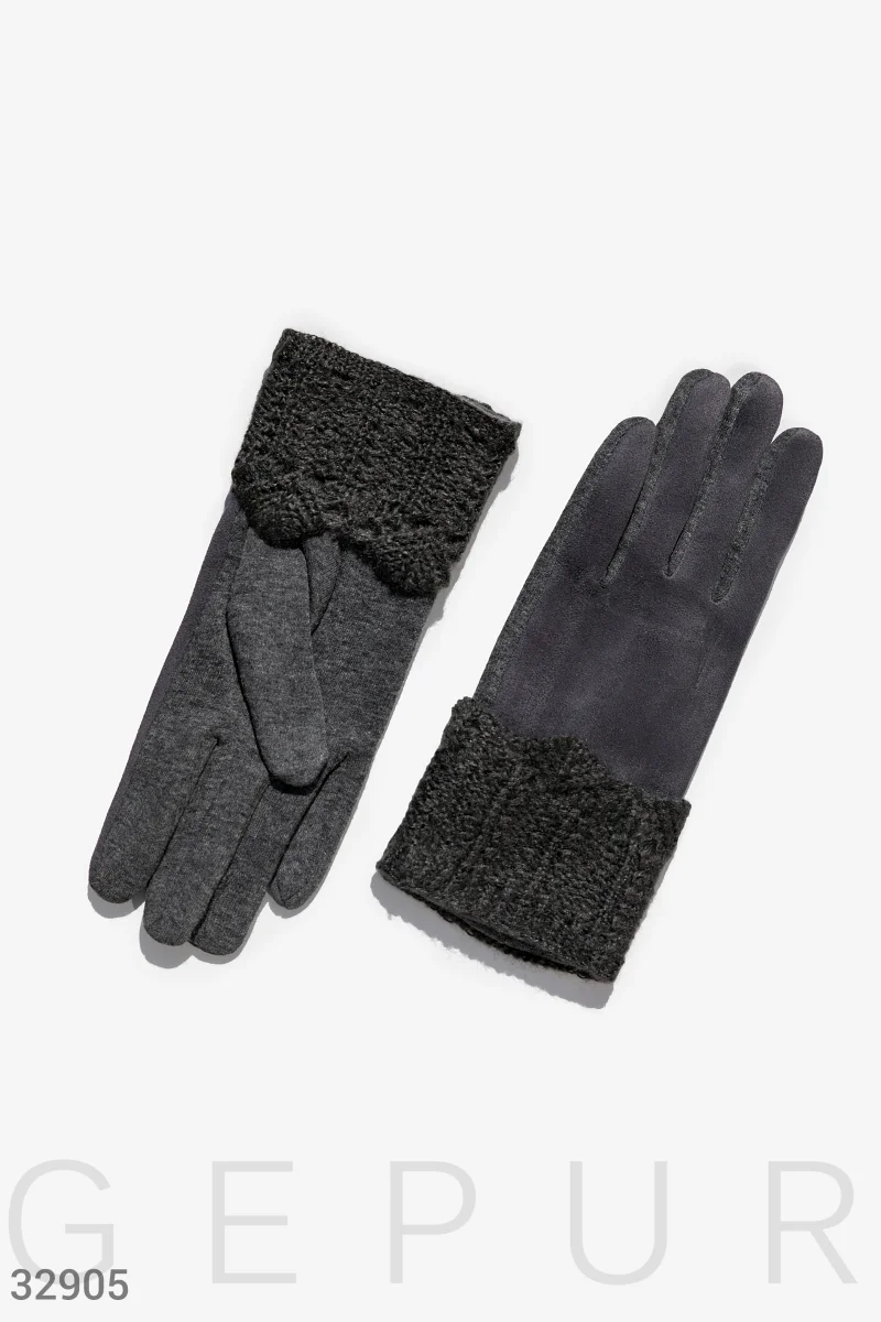 Black cuffed gloves photo 1