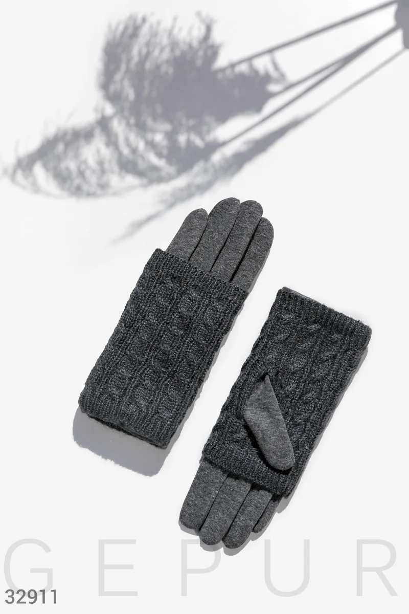 Перчатки серого цвета фотографія 1