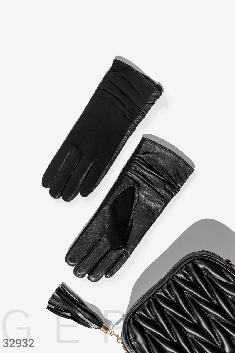 Черные замшевые перчатки фотографія 1