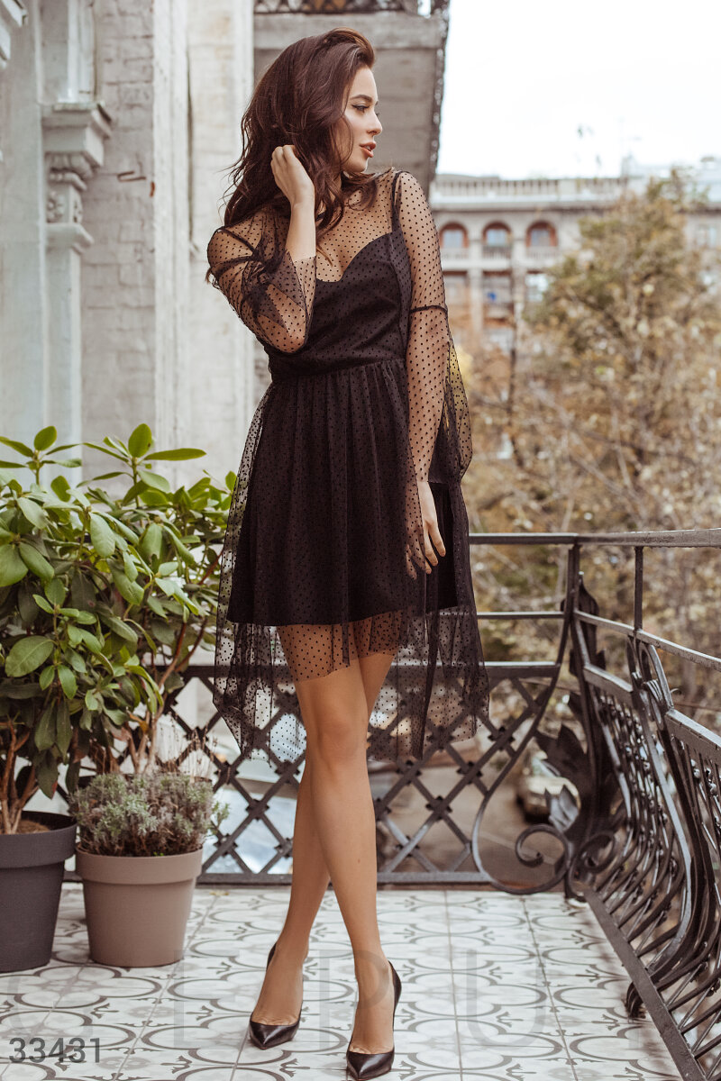 

Платье в черный гороховый принт