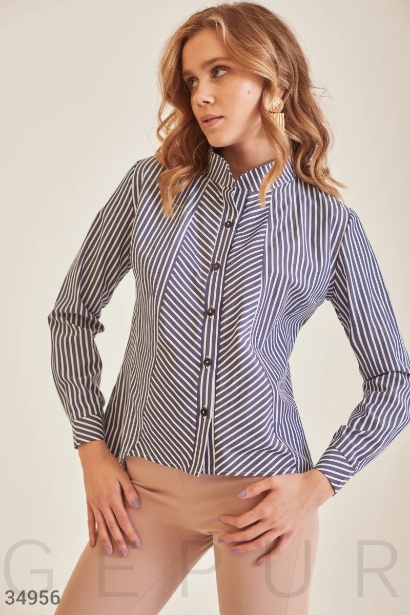 Shirt in striped print photo 1