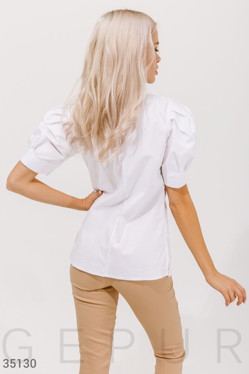 Белая рубашка из коттона с объемными рукавами
