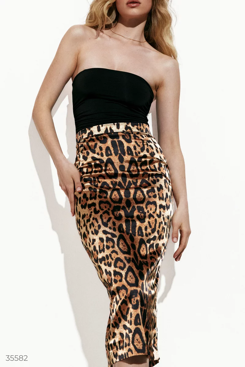 Midi satin skirt with leopard print photo 3