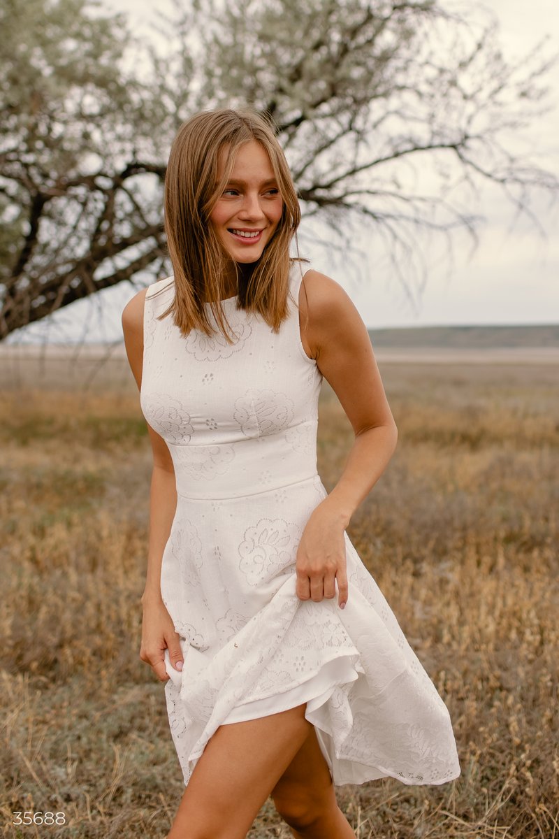 Белое кружевное платье фотография 5