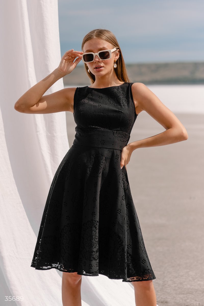 Черное кружевное платье фотография 1