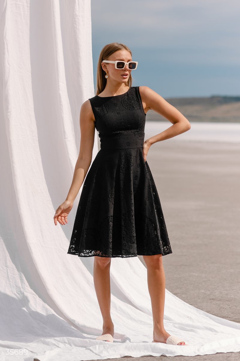 Черное кружевное платье фотография 2