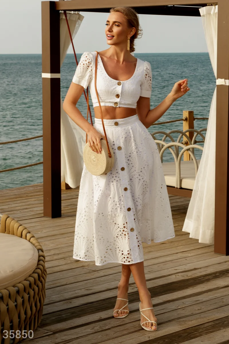 Women's white suit with embroidery photo 1
