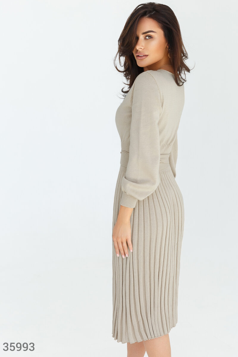 Fitted knitted midi dress in beige