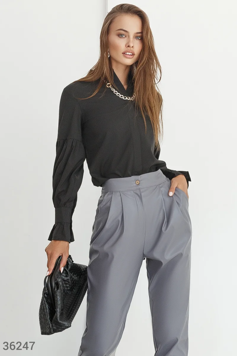 Loose blouse with puffed sleeves photo 1