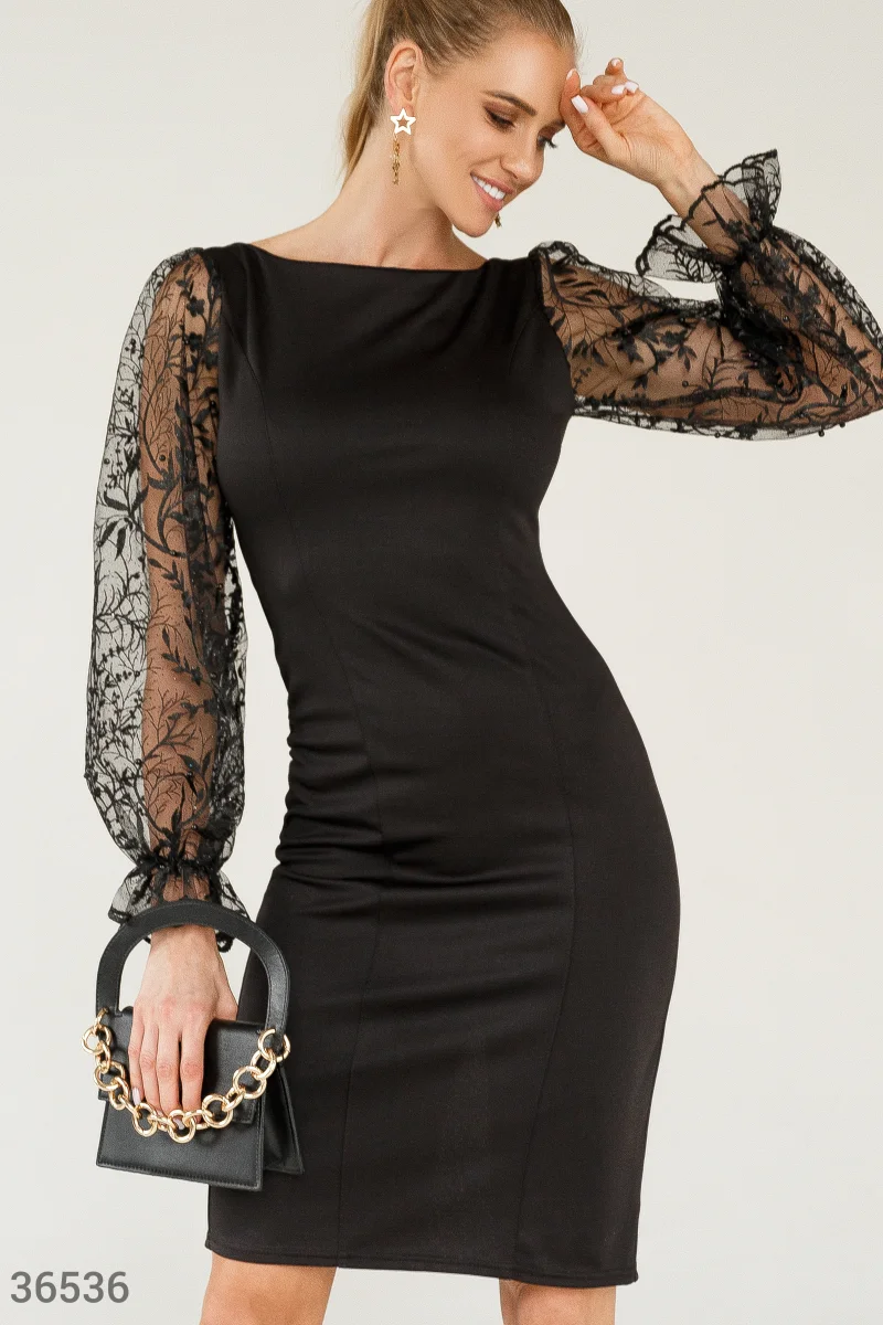 Evening dress with sophisticated embroidery photo 1
