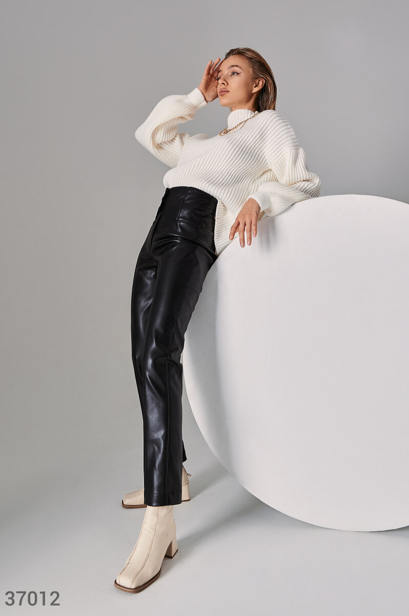 Black leather trousers photo 4