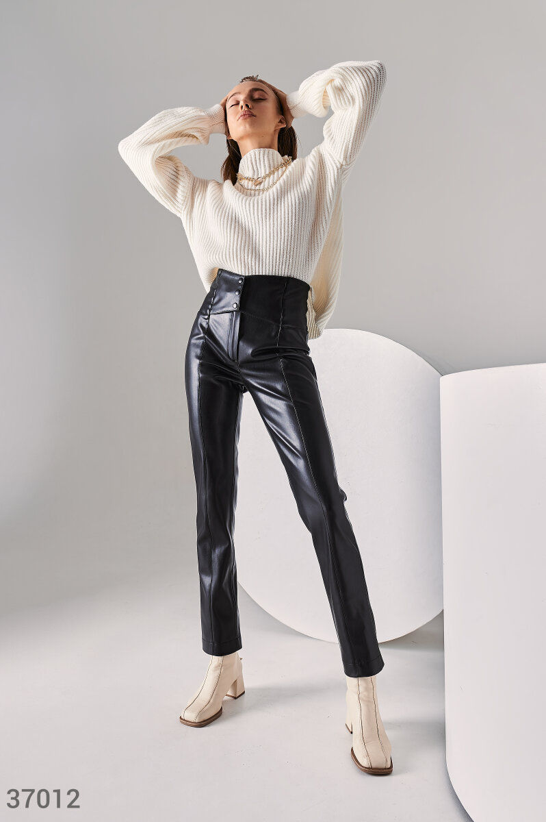 Black leather trousers photo 1