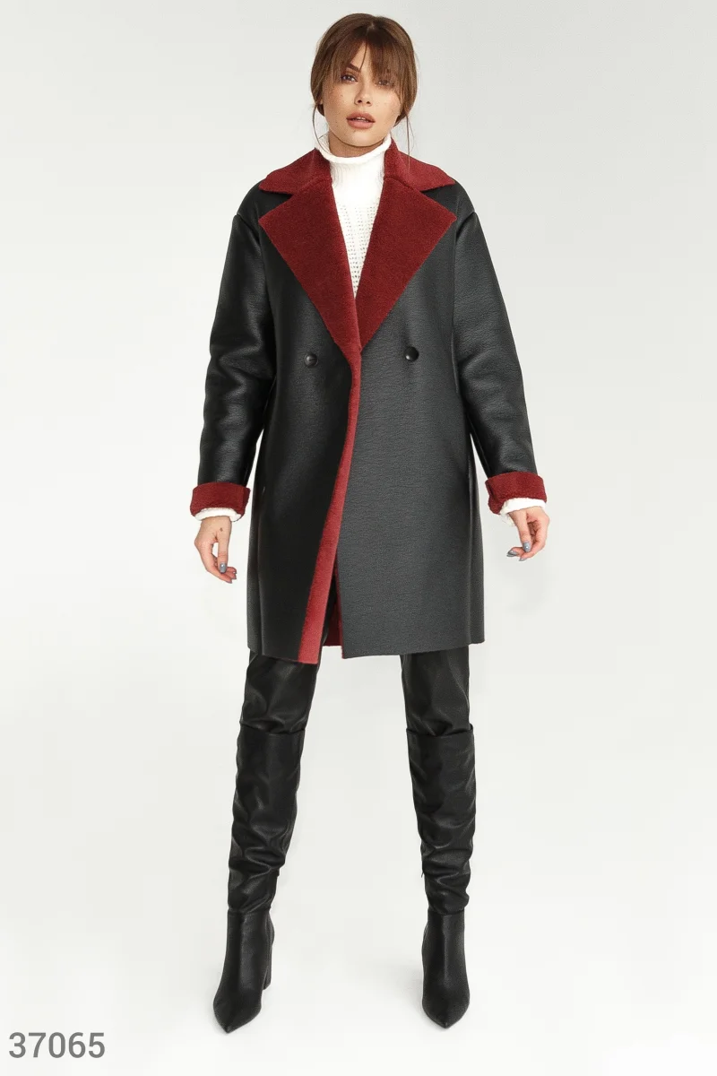 Trendy sheepskin coat with contrast lining photo 1