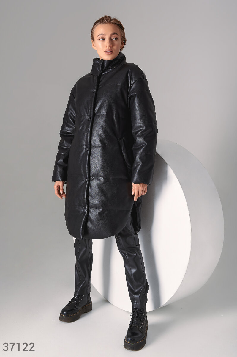 Утепленная куртка из черной кожи