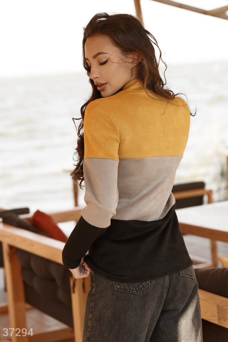 Three-color jumper with zip