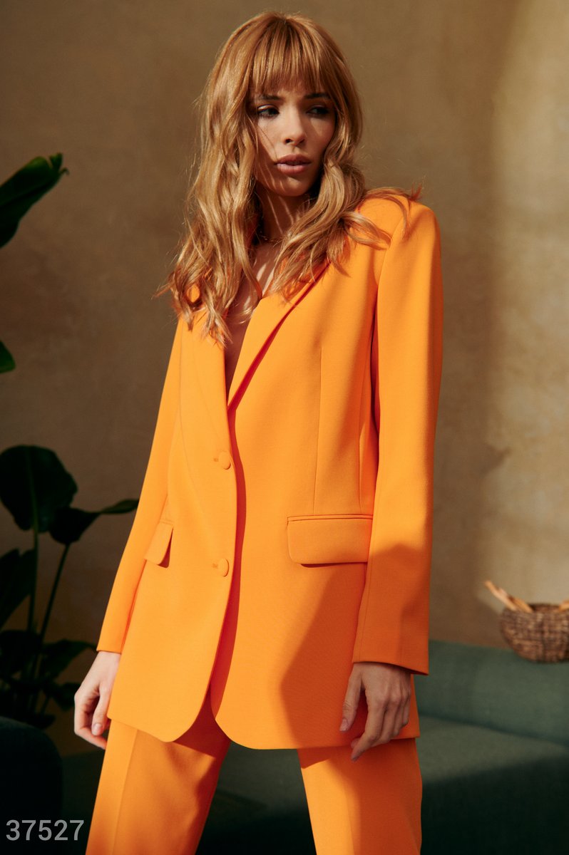 Яркий пиджак оранжевого оттенка фотография 5