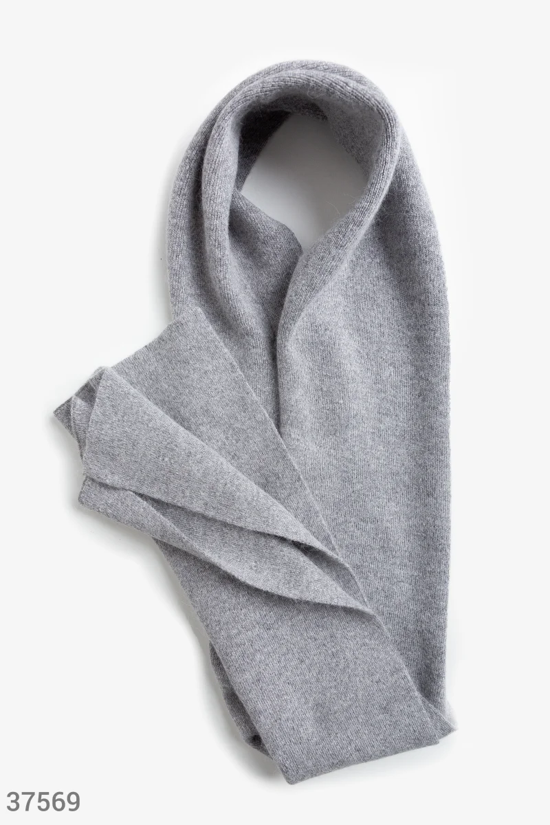 Серый шарф из шерсти фотография 1