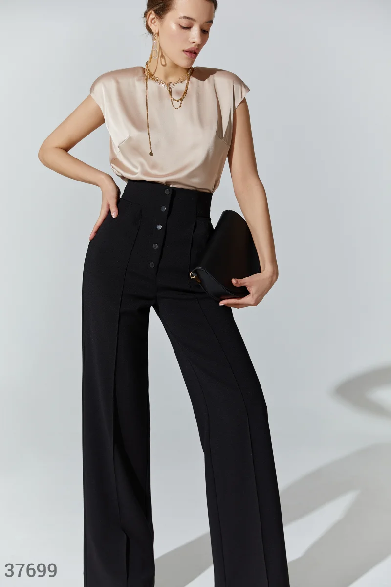 Black pants with accent buttons photo 5