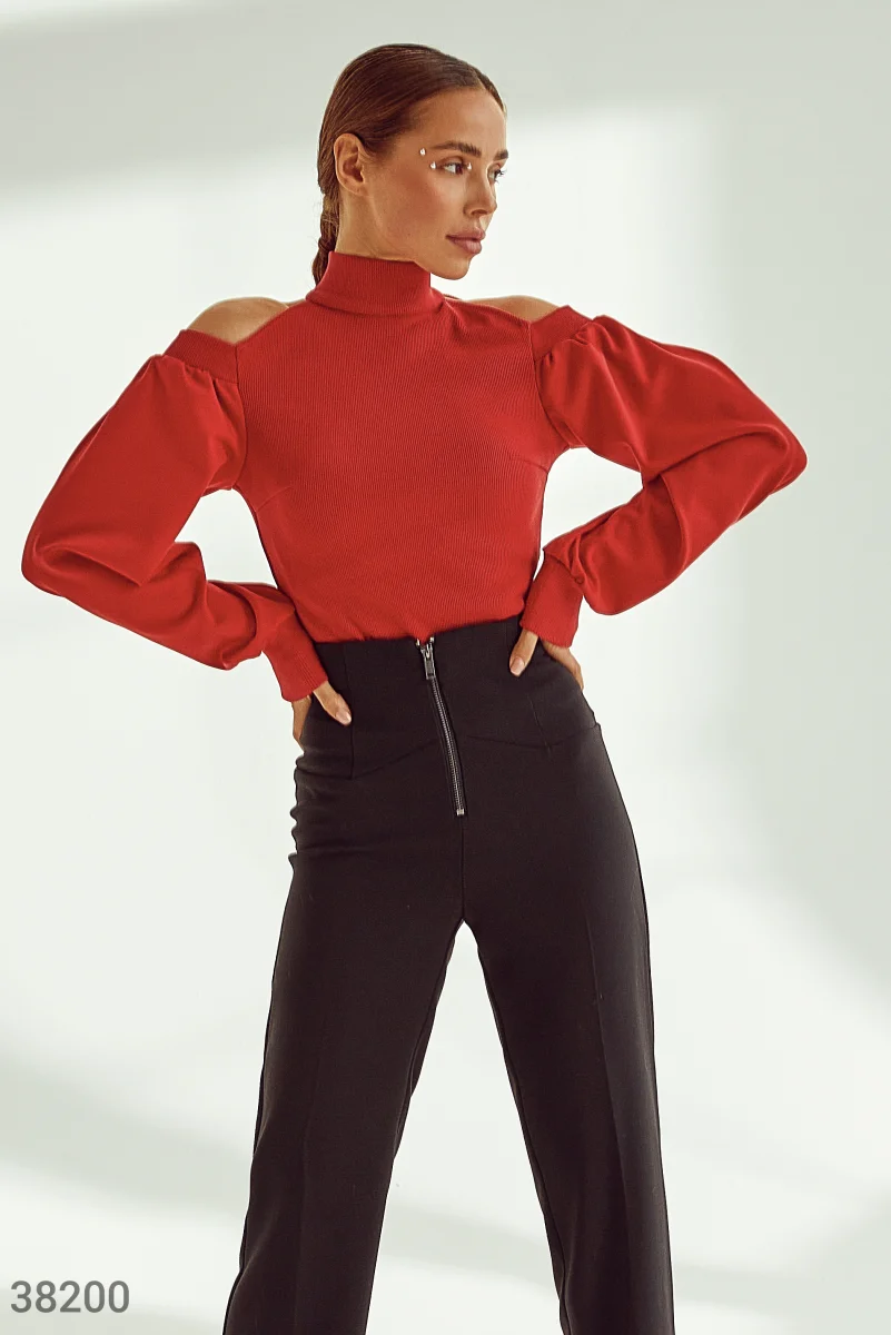 Red accent turtleneck photo 1
