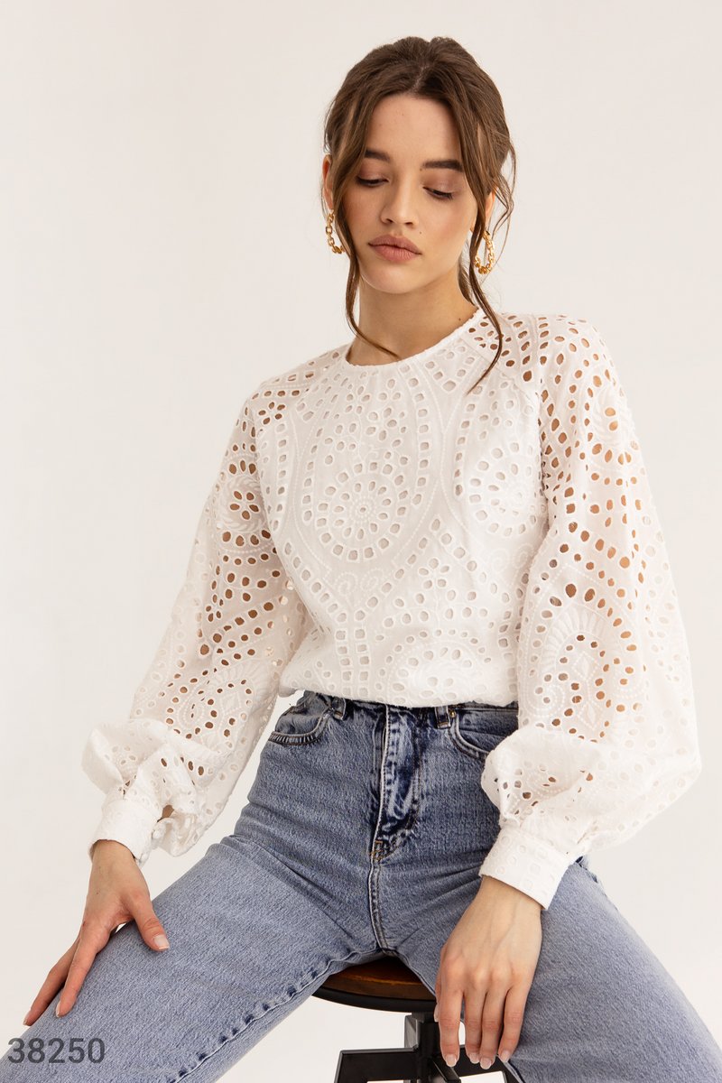 White romantic stitched blouse
