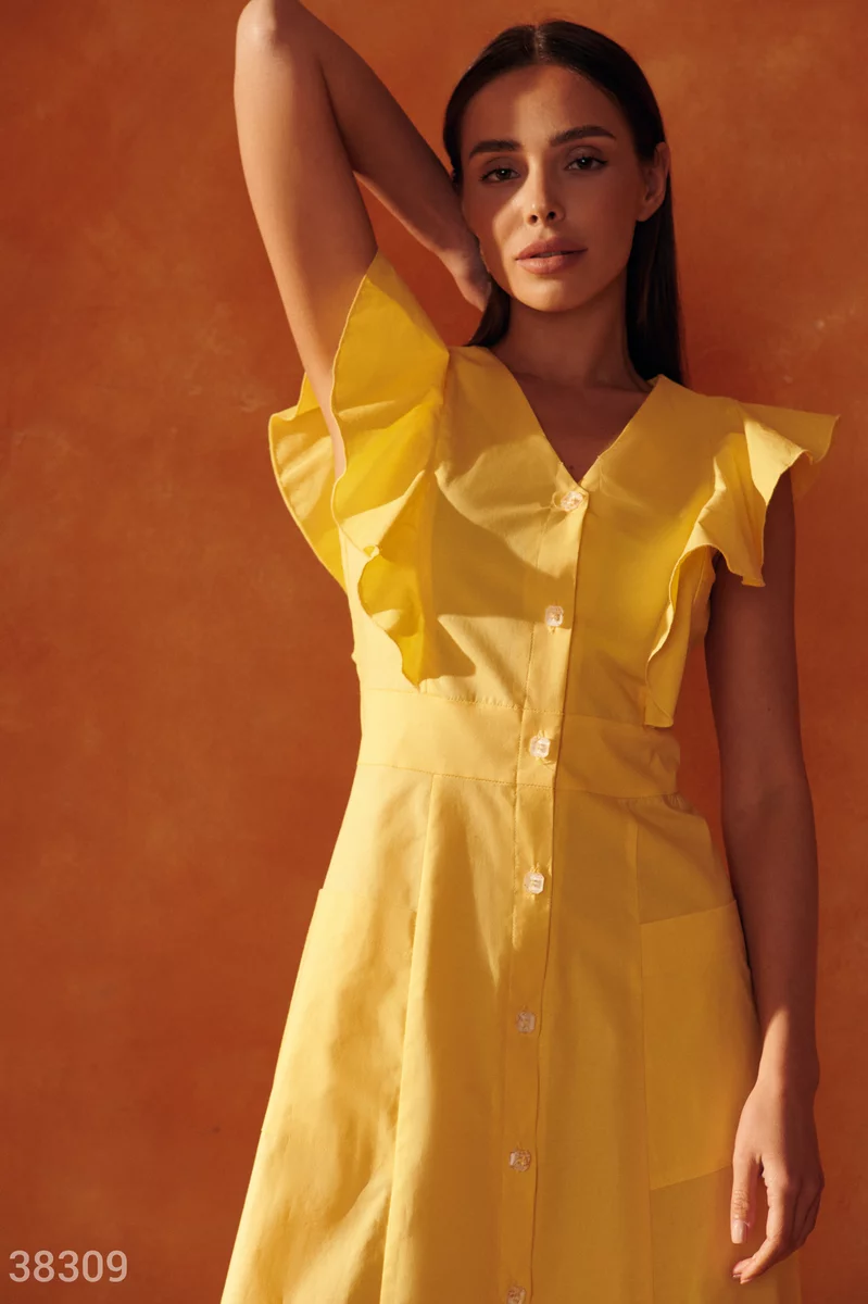 Желтое миди-платье на пуговицах фотография 1