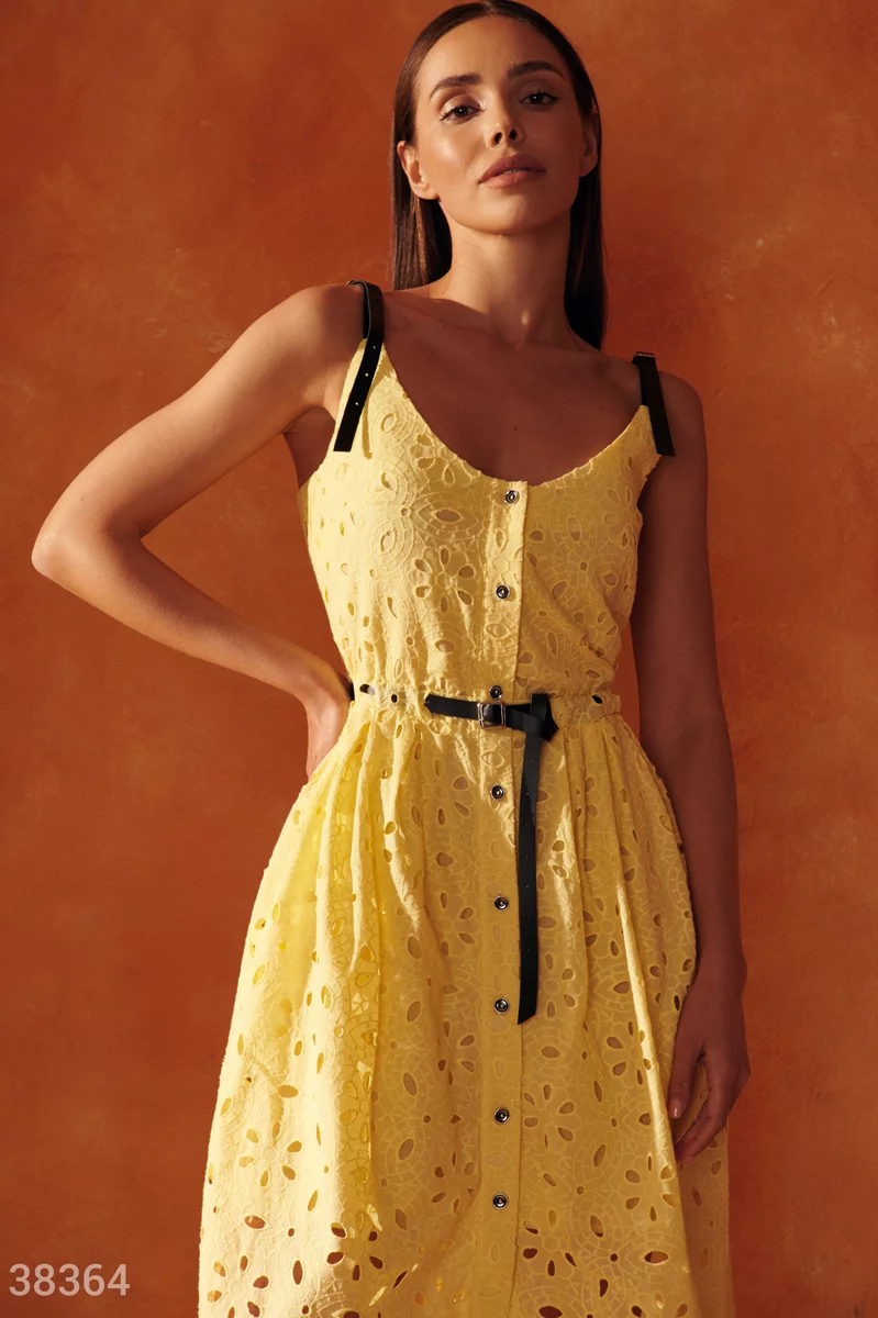Желтый сарафан с кожаными деталями фотография 1