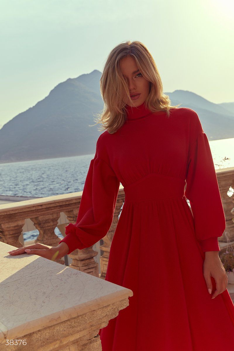 

Червона сукня-міді з фактурного трикотажу