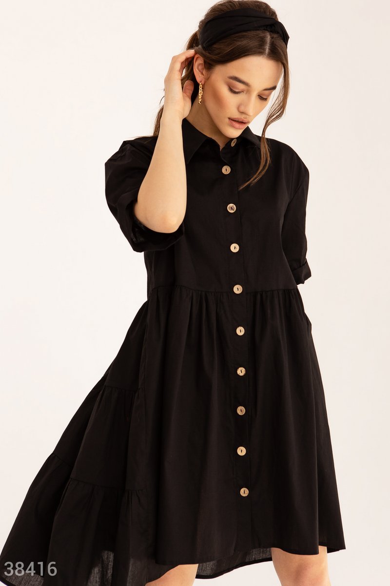 

Черное платье рубашечного кроя