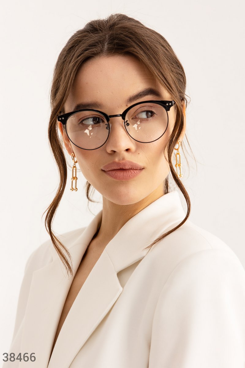 

Имиджевые очки с прозрачными линзами