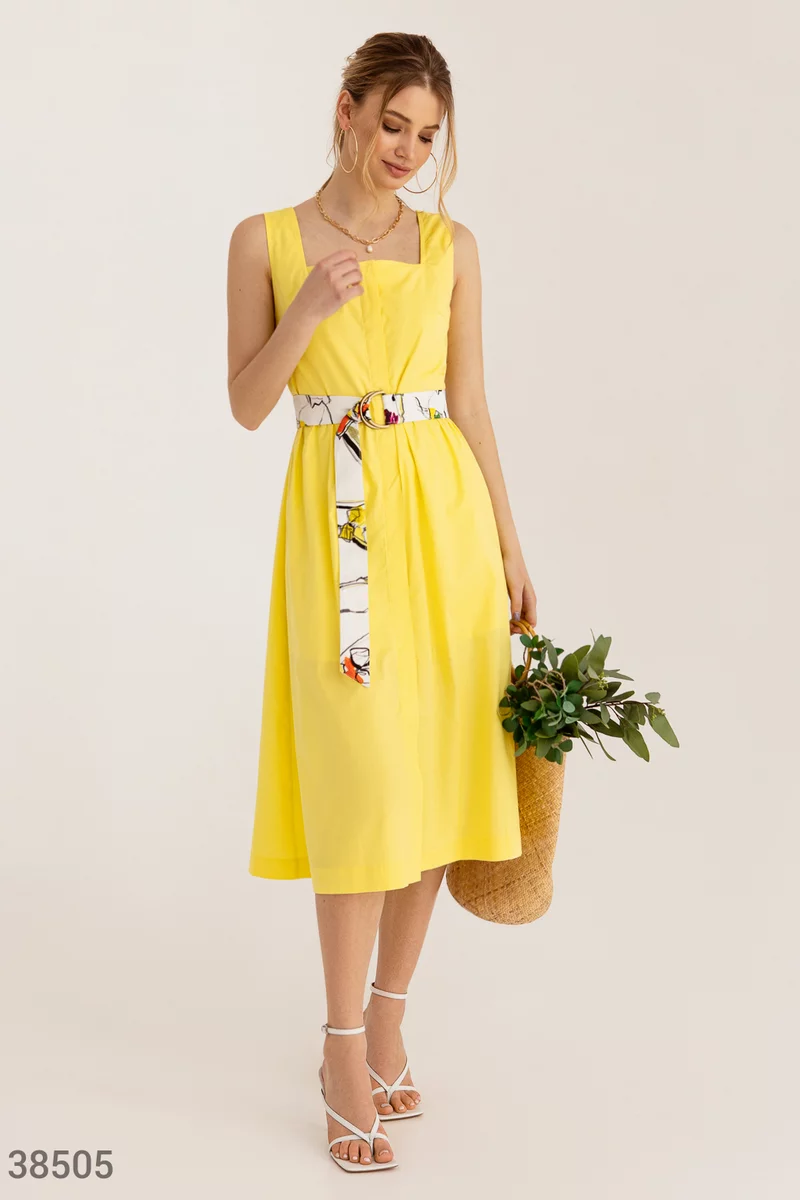 Fitted sundress in a trendy shade photo 1