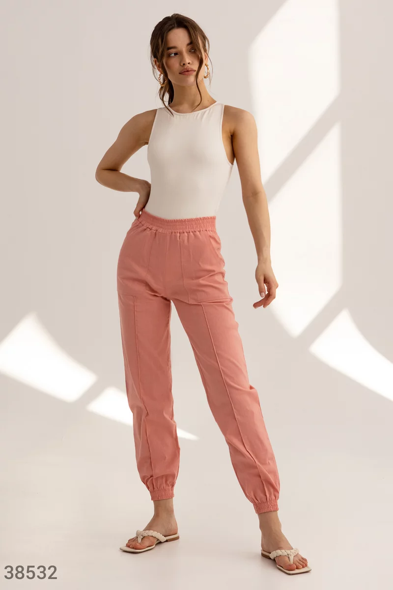 Легкие брюки-джоггеры розового цвета фотография 1